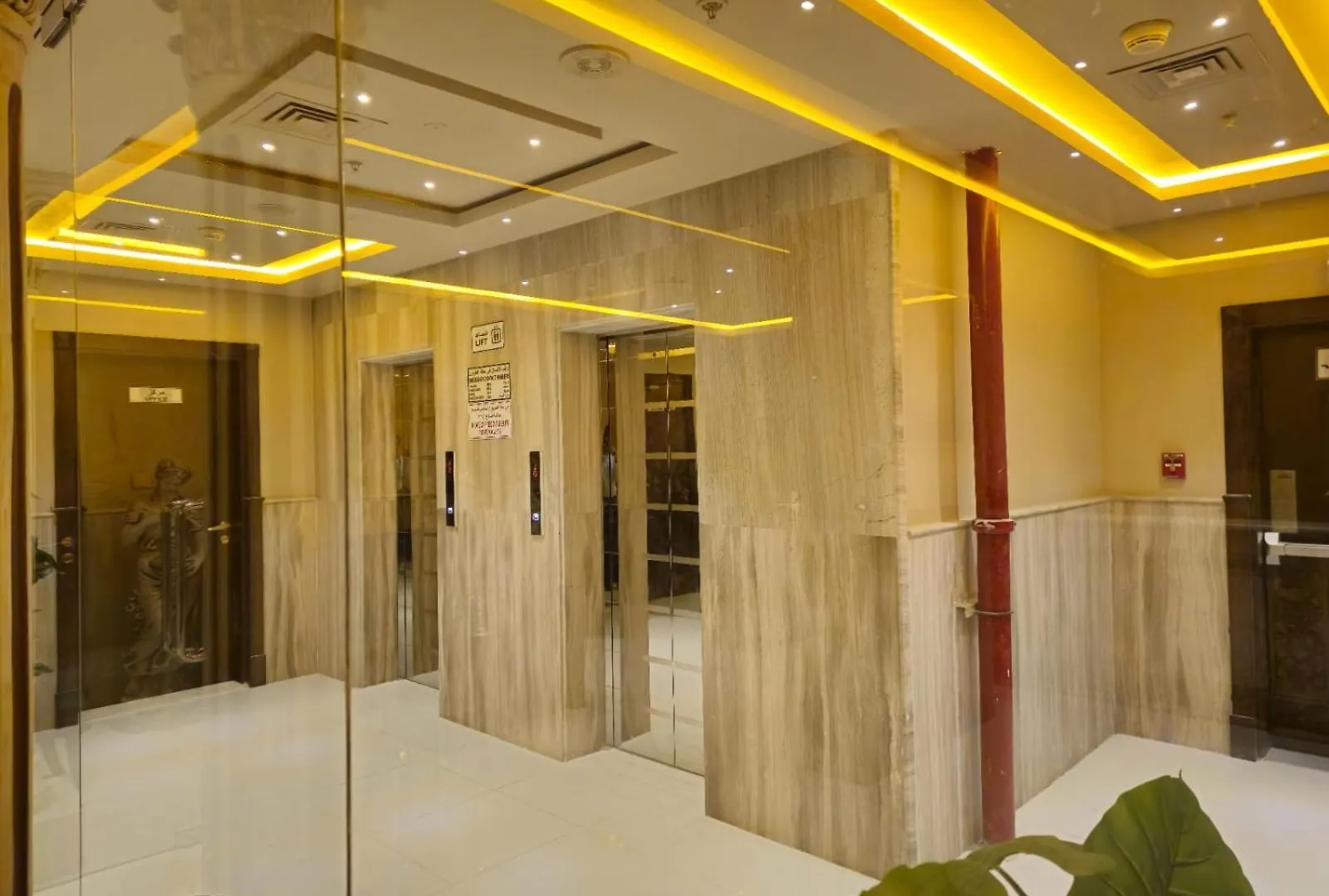 Al Manara Classic Lux Studio Dubaj 0*,